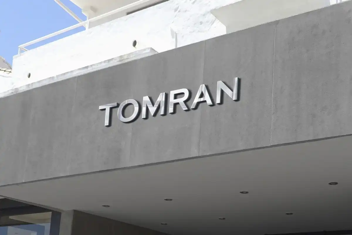 Maintenance of canopy signs: taking care of the image of your business